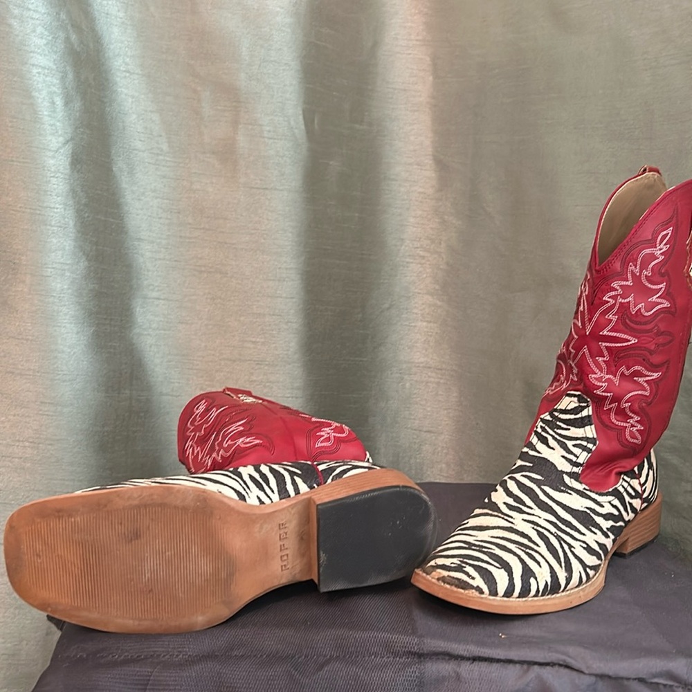 Women’s cowboy boots